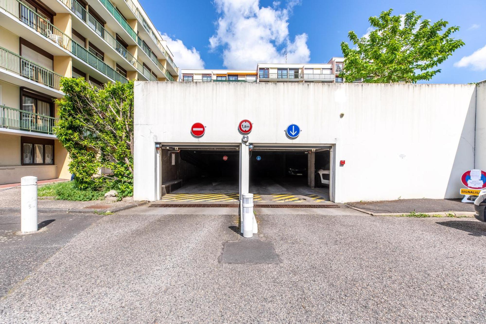 *Cocoon Area* Confort & Parking 克莱蒙费朗 外观 照片